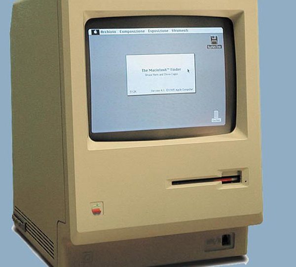UTAN EL INGEN GAMING – År 1984 introduceras Emil Lundgren på stockholmsbörsen, samma år lanseras den första Macintoshen.